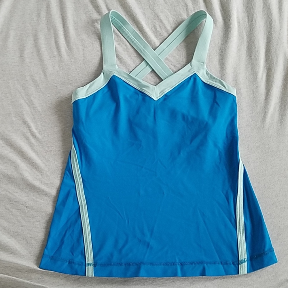 Lululemon workout top like New